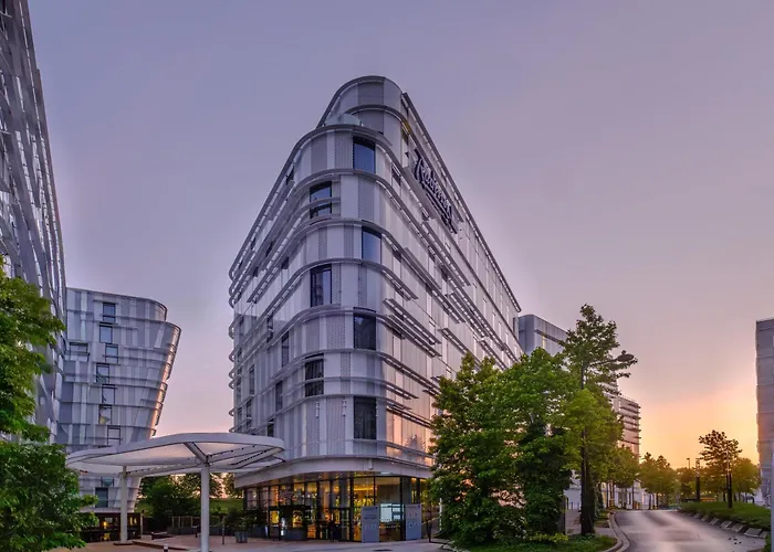 Radisson Blu Cdg Airport Terminal Hotel, Paris Le Mesnil-Amelot